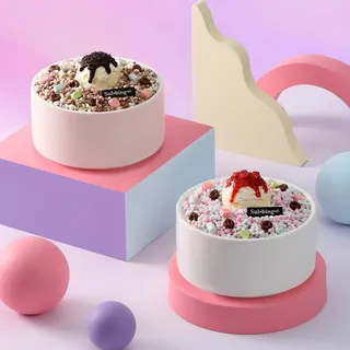 설빙표 구슬아이스크림 출시🍧
디저트 카페 설빙에서 구슬 설빙을 출시했습니다. 바삭마시멜로우와 초코링 등 풍성한 토핑이 더해진 솜사탕 맛 ‘스윗캔디구슬설빙’과 부드럽고 진한 초코맛을 느낄 수 있는 ‘초코바닐라구슬설빙’ 2가지인데요. 가격은 모두 13,900원입니다. 이미지