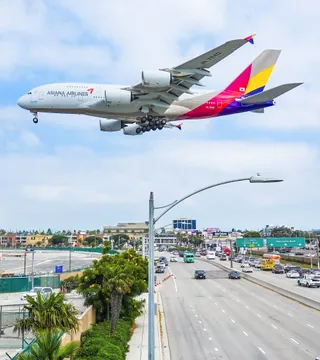 아시아나도 2터미널로 옮긴다🛩️
아시아나항공이 인천국제공항 제2여객터미널(T2)로 이전될 예정입니다. 대한항공과 아시아나항공의 합병에 대한 각국 경쟁당국 심사가 마무리 단계에 들어간 가운데, 운영 효율화를 위해 아시아나항공의 이용 터미널을 대한항공과 일원화하도록 추진하는 것인데요. 내년부터 이전 작업이 본격화할 예정이며 아시아나항공 자회사인 저비용항공사(LCC) 에어부산과 에어서울의 제2여객터미널 이전도 함께 추진됩니다. 이미지