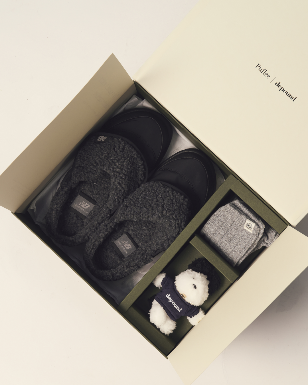 더 귀엽게 🤎🤍뉴발 퍼플리v2
뉴발 FW 대표템, 드파운드 패키지🧸10/30(수) 10시ㄱㄱ #광고

뉴발란스 FW 대표템으로 유명한 퍼플리v2가 드파운드의 대니 & 배리 키링, 삭스와 만나 29CM에서 스페셜 패키지로 출시합니다🎁

전년도 품절 대란을 일으켜 구하기 어려웠던 퍼플리가 29CM에서 드파운드 리미티드, 스페셜 패키지로 한정 출시를 하는데요. 퍼플리v2, 삭스, 키링, 엽서, 스페셜 패키지까지 한정 수량을 예쁜 가격에 만나볼 수 있습니다.

내일 10/30(수) 10시부터 29CM에서 만나보세요. 이미지6
