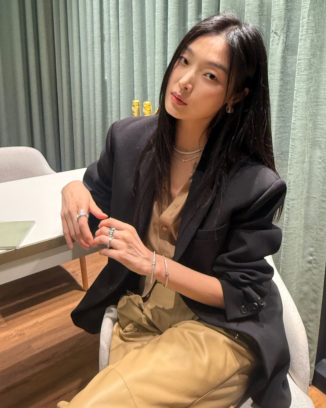 요즘 핫한 포페💛🤍주얼리 레이어링
이탈리안 파인주얼리의 클래식에 새로운 우아함💍 #광고

파인 주얼리 부문을 선도하는 이탈리아의 주얼리 브랜드 포페를 주목하세요.

독특한 스타일, 아이코닉한 포페 메쉬의 디자인이 특징인 포메는 모든 카테고리에 사용되는 특허 받은 기술 ‘플렉스 잇’ 이 특징입니다. 골드로만 신축성 있는 메쉬를 제작하는 유일한 브랜드입니다.

유서 깊은 이탈리아 파인 주얼리 브랜드의 컨템포러리한 스타일 그리고 혁신적인 기술력이 결합된 디자인을 느껴보세요. 이미지3