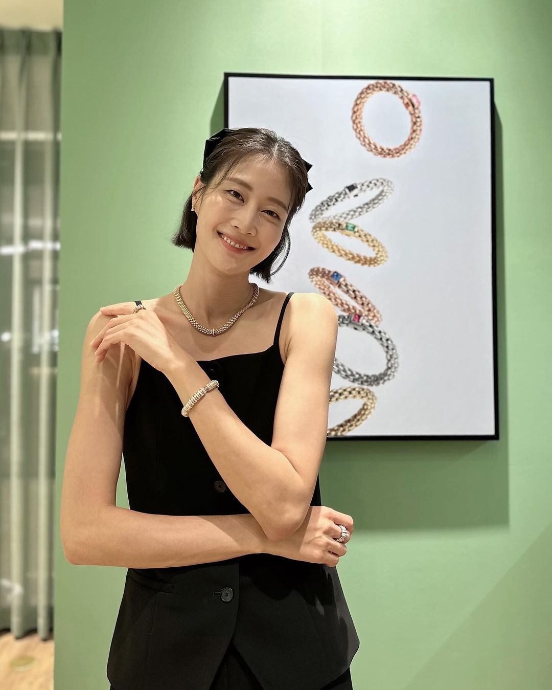 요즘 핫한 포페💛🤍주얼리 레이어링
이탈리안 파인주얼리의 클래식에 새로운 우아함💍 #광고

파인 주얼리 부문을 선도하는 이탈리아의 주얼리 브랜드 포페를 주목하세요.

독특한 스타일, 아이코닉한 포페 메쉬의 디자인이 특징인 포메는 모든 카테고리에 사용되는 특허 받은 기술 ‘플렉스 잇’ 이 특징입니다. 골드로만 신축성 있는 메쉬를 제작하는 유일한 브랜드입니다.

유서 깊은 이탈리아 파인 주얼리 브랜드의 컨템포러리한 스타일 그리고 혁신적인 기술력이 결합된 디자인을 느껴보세요. 이미지4