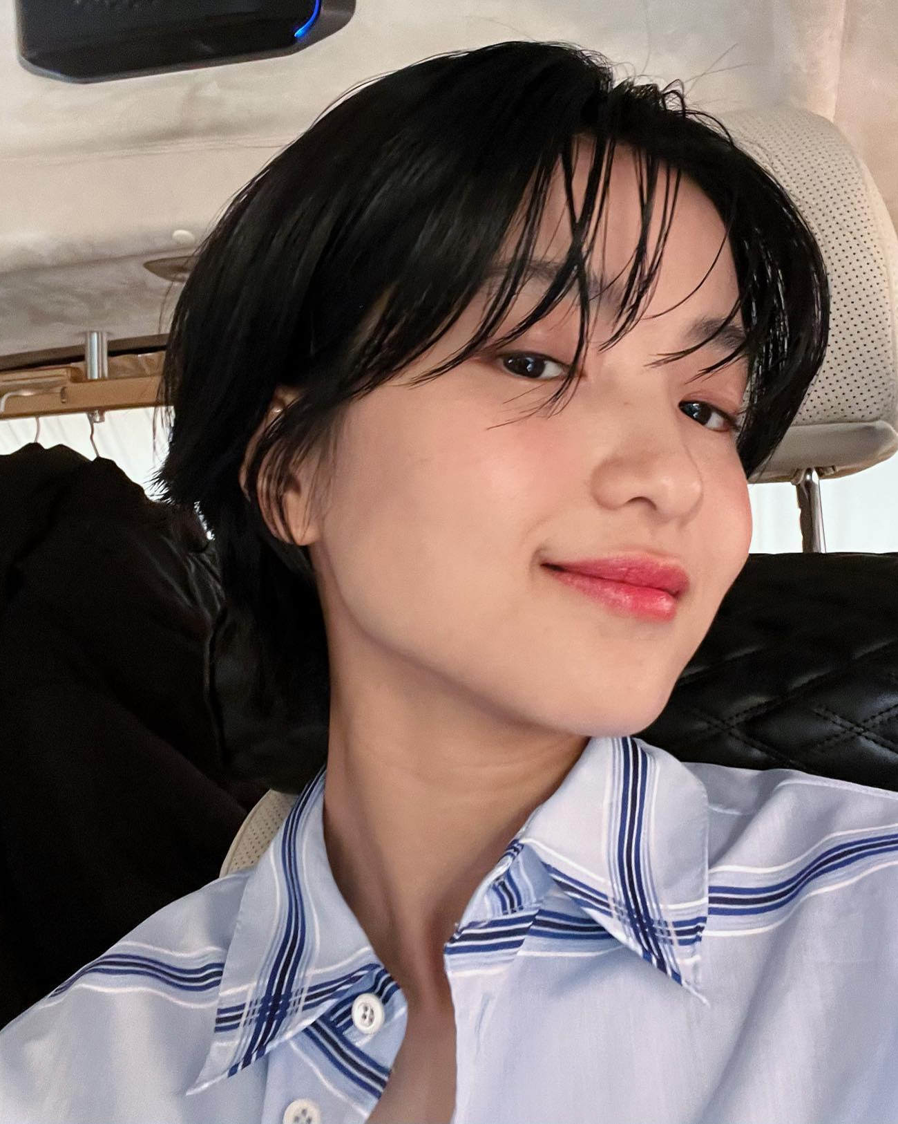 짧은 머리가 찰떡🖤김태리
요즘 핫한 ‘정년이’에서 판소리까지 완벽하게 소화중인 김태리✨ 이미지