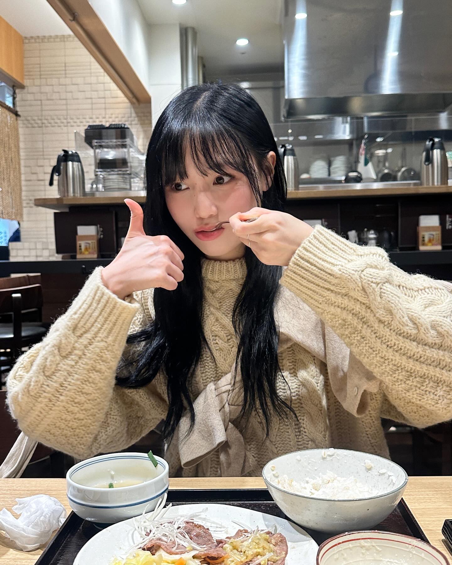 폭닥폭닥 니트는 아이보리로🤍 이미지3