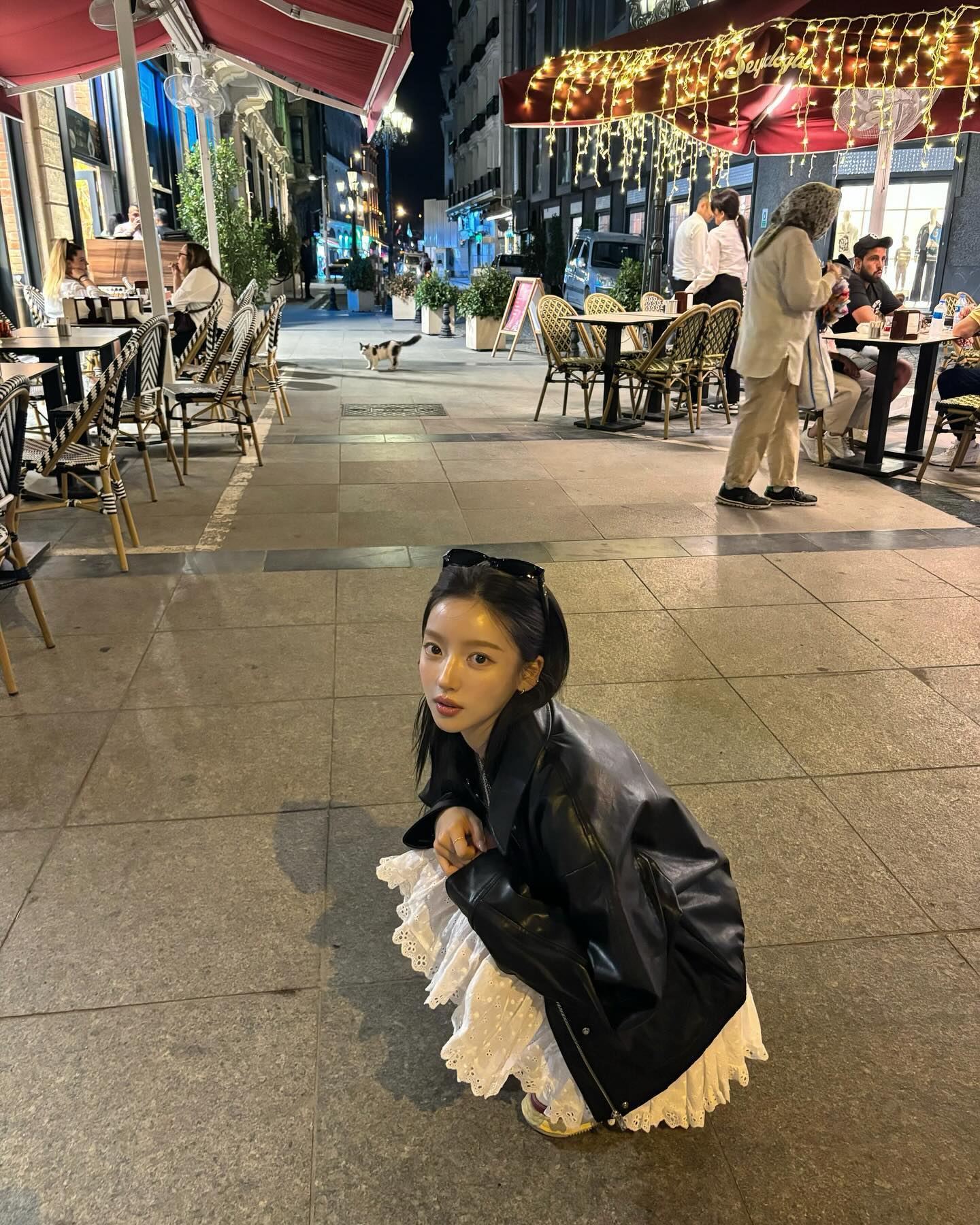 스커트엔 아방한 아우터로🍂
페미닌 무드 낭낭한 꿀조합 코디💗 이미지