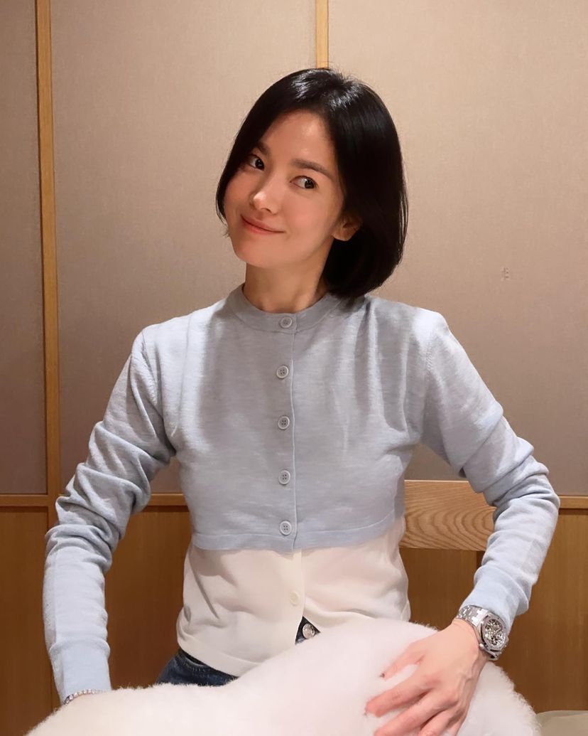 단발 혜교언니 등장💙🖤예쁘자나 이미지