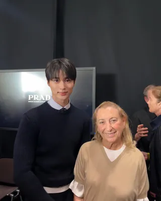 변우석 프라다 앰버서더 발탁😎✨
이탈리아 럭셔리 패션하우스 프라다가 새로운 앰버서더로 변우석을 선정했습니다. '인간 프라다' 변우석의 앰버서더 활동을 응원합니다! 이미지
