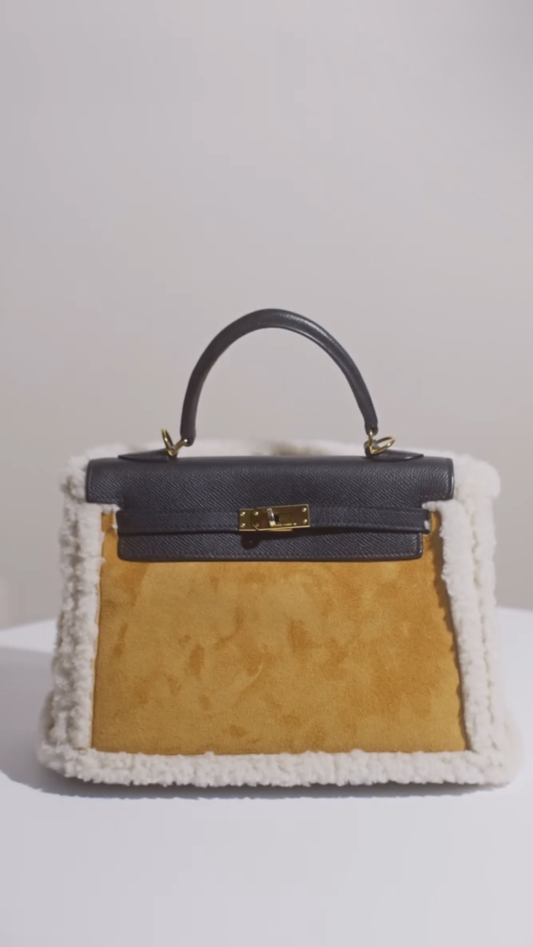 에르메스 켈리백도 겨울 준비👜🤎 이미지