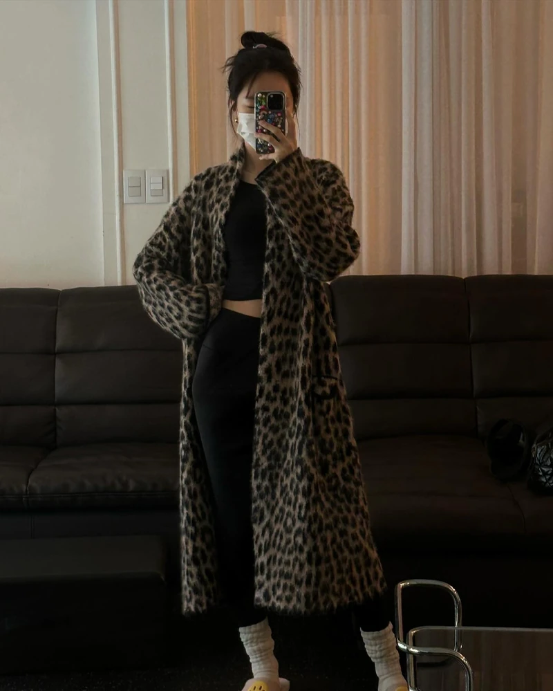 레오파드 패턴🐆 어렵지 않게 입는 법 딱 알려줌📝
1. 심플한 컬러 이너 또는 아우터와 코디
2. 안경, 모자 등 액세서리로 코디
3. 과감하게 드러내기 이미지1