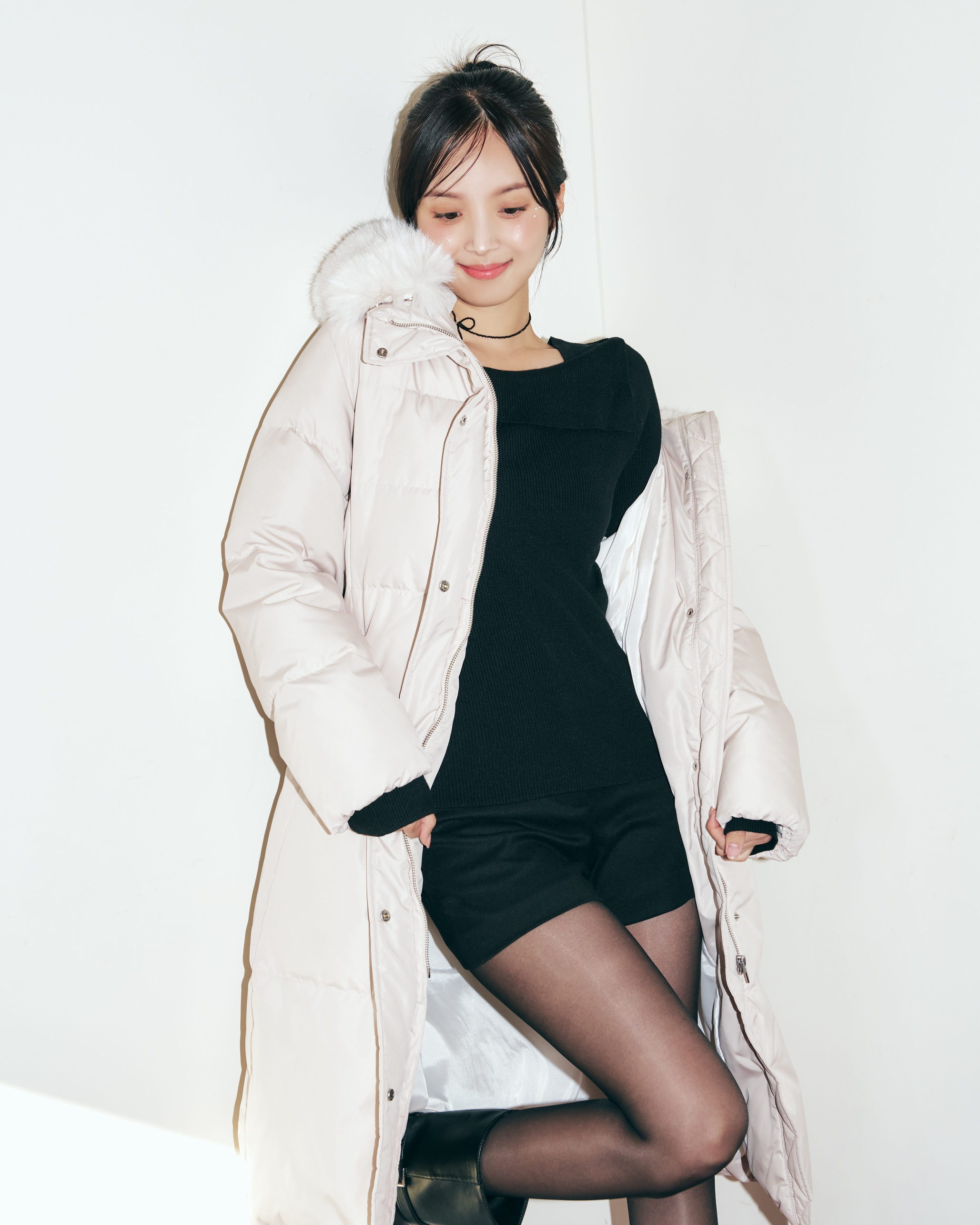 러블리 겨울❤️🖤김지영 미모력
본격 추위 전 미리 준비하는 연말룩🎄🗓️@해볼래?! #광고 이미지6
