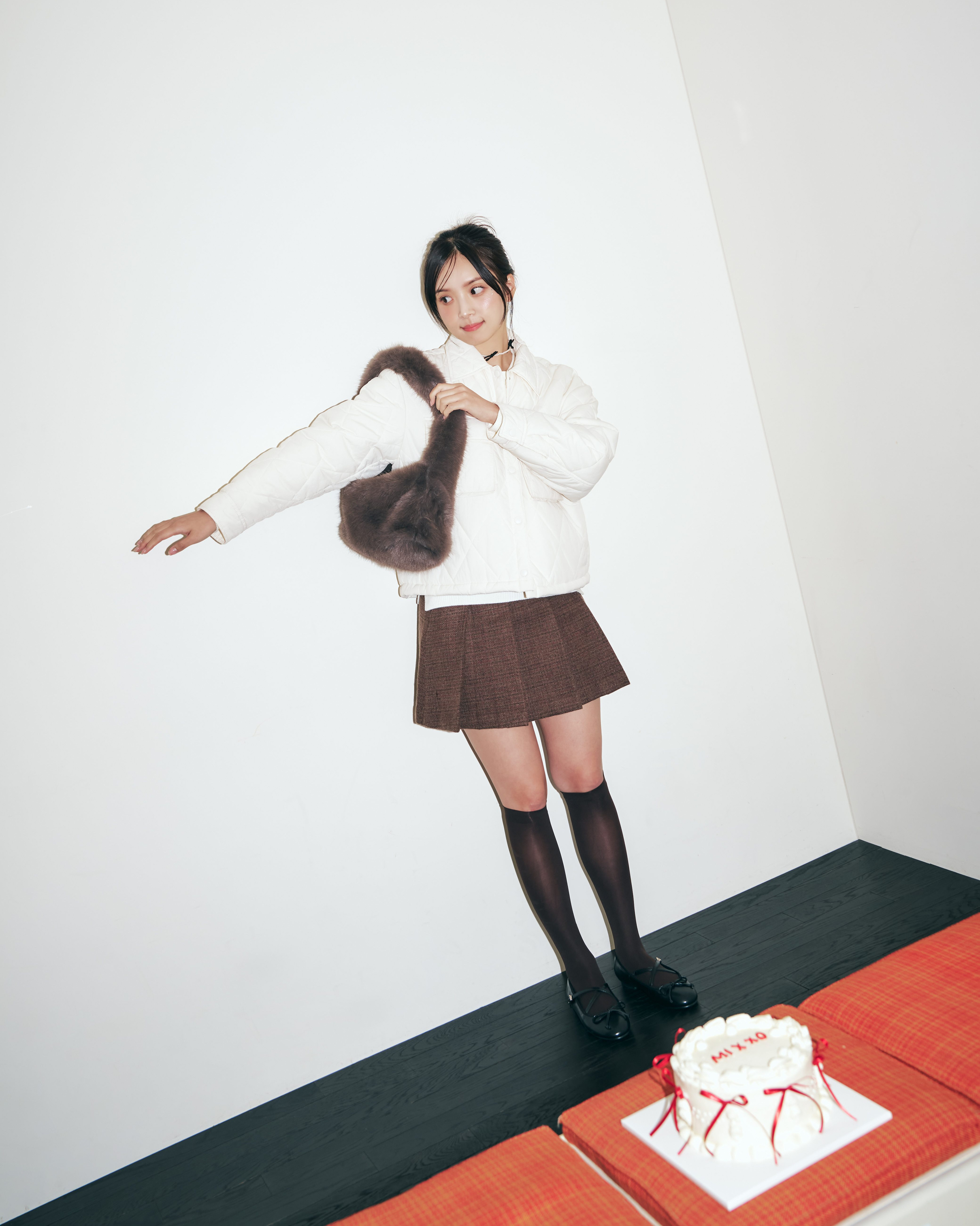 러블리 겨울❤️🖤김지영 미모력
본격 추위 전 미리 준비하는 연말룩🎄🗓️@해볼래?! #광고 이미지10