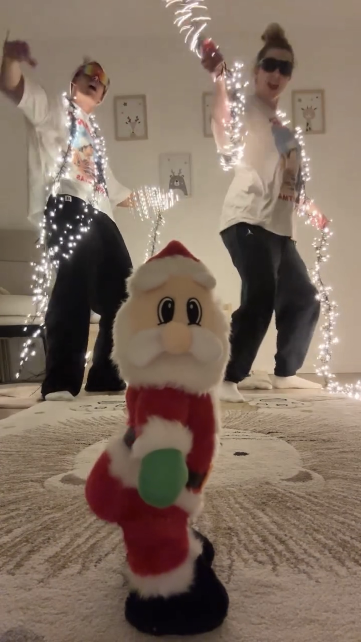트월킹 산타🎅🏻쫌 탐나는데?❤️ 이미지