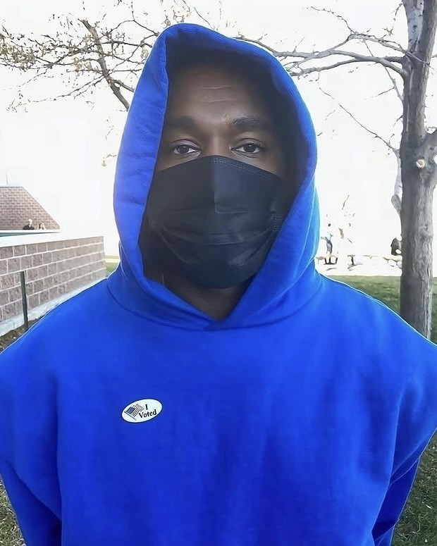2020년, 칸예웨스트는 대선에 출마했고 본인에게 투표를 했었다.🗳️🇺🇸 이미지