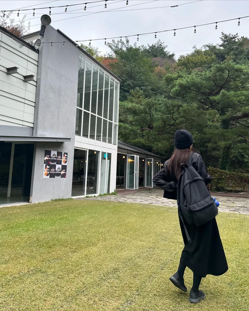 박소담의 드뮤어 공식🖤흰 or 검 이미지8
