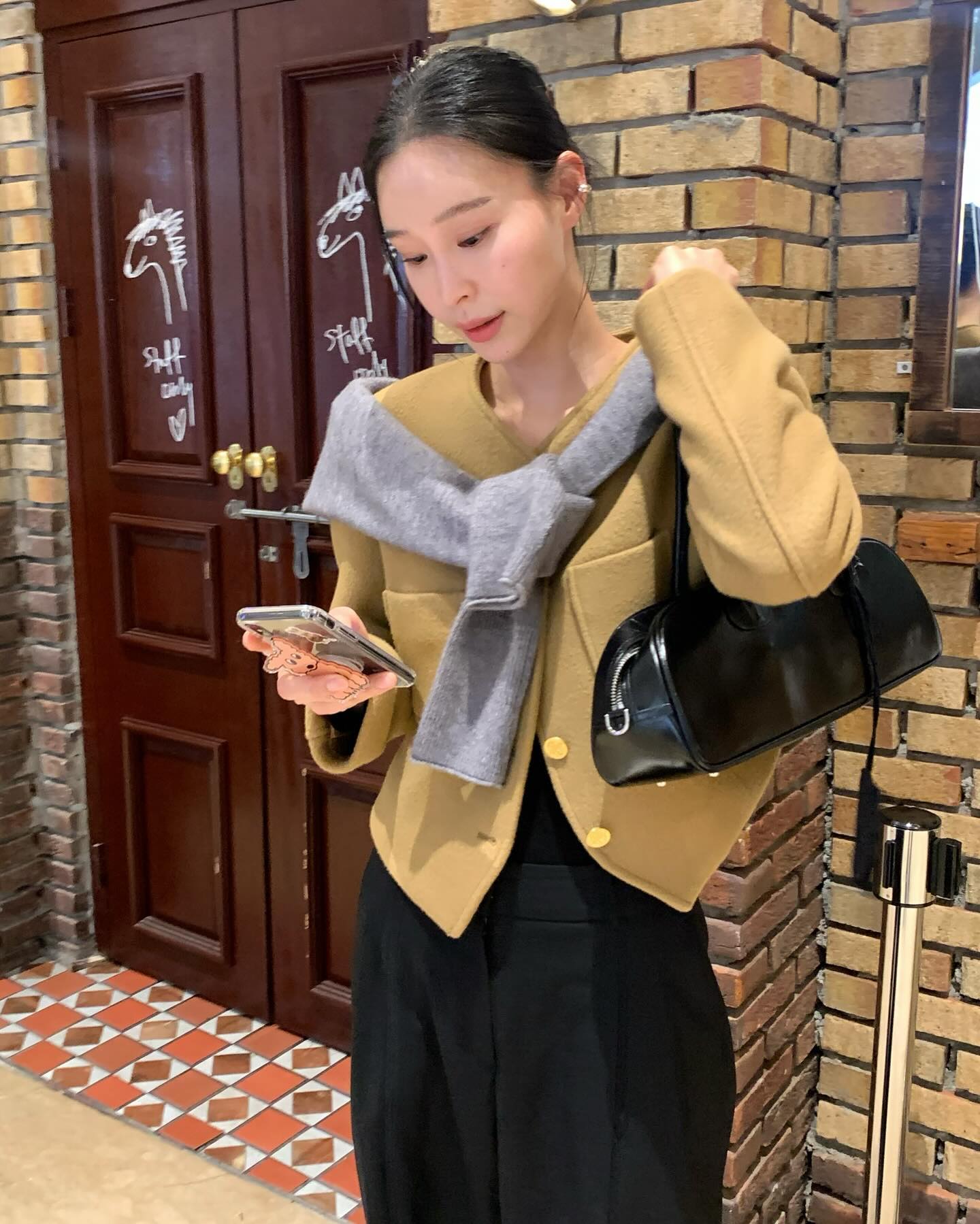 일교차 심할 땐☀️🩶가디건 어깨에 이미지