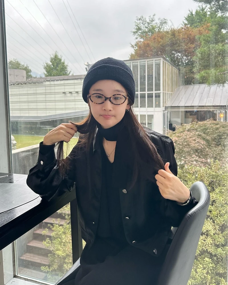 박소담의 드뮤어 공식🖤흰 or 검 이미지7