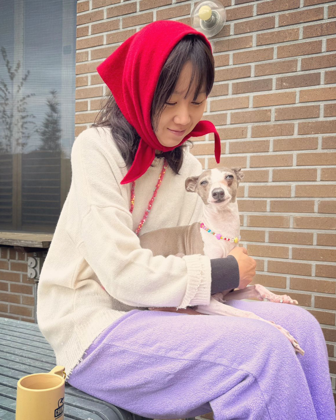 유행에 또 불을 지핀 GD 패션❤️‍🔥
올여름에 이어 올겨울도 스카프는 머리에🧕🏻 이미지