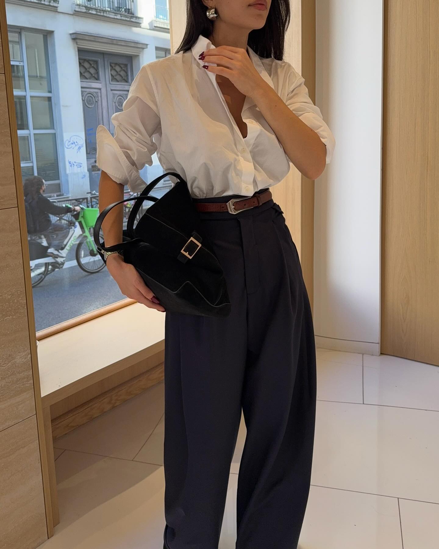 이게 출근룩 근본 조합🙆🏻‍♀️🩶
내일은 아우터 안 셔츠+슬랙스로 단정하게 입자👩‍💼 이미지