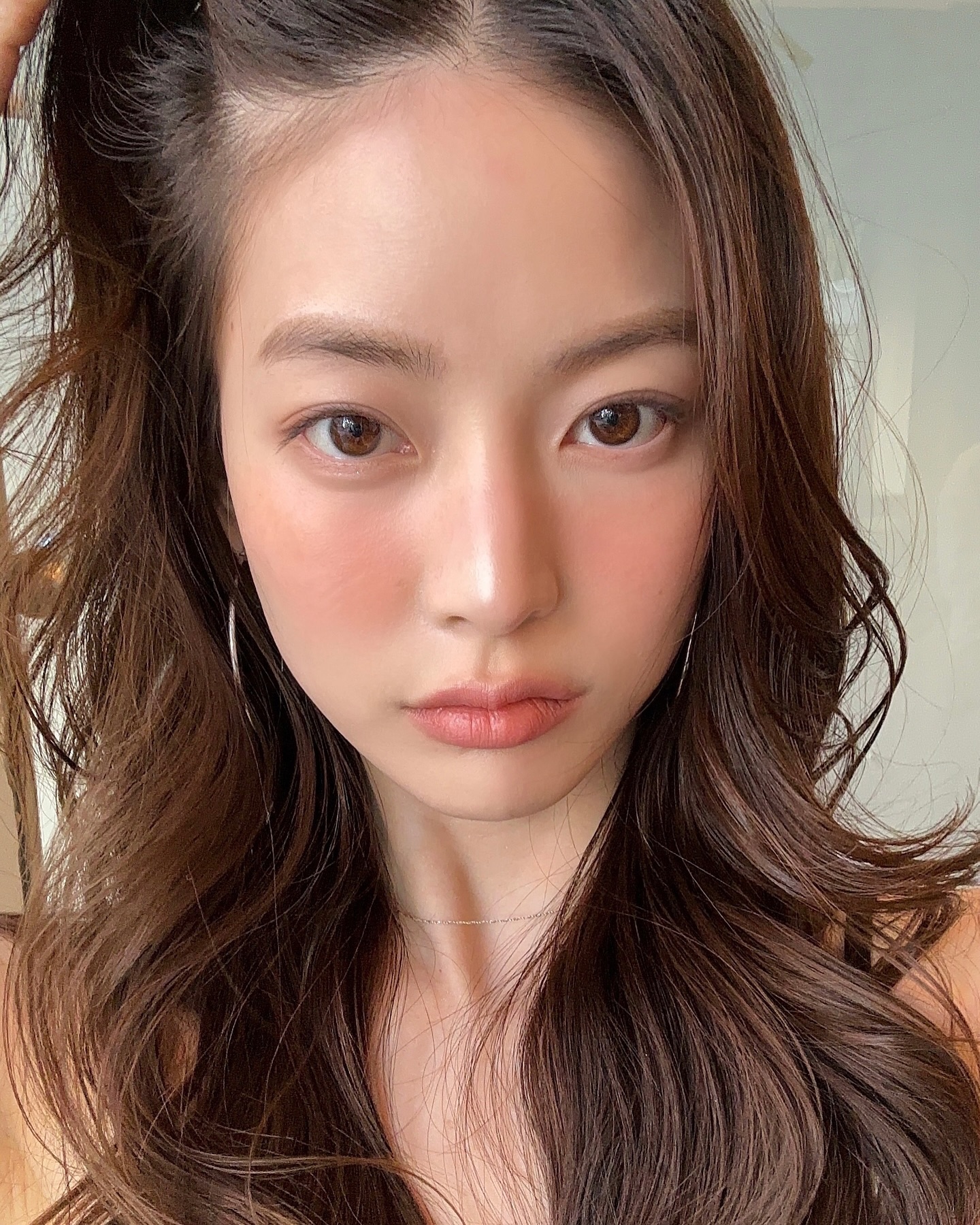 차가움과 따뜻함이 공존하는🩷핑크 블러셔 메이크업💋 이미지5