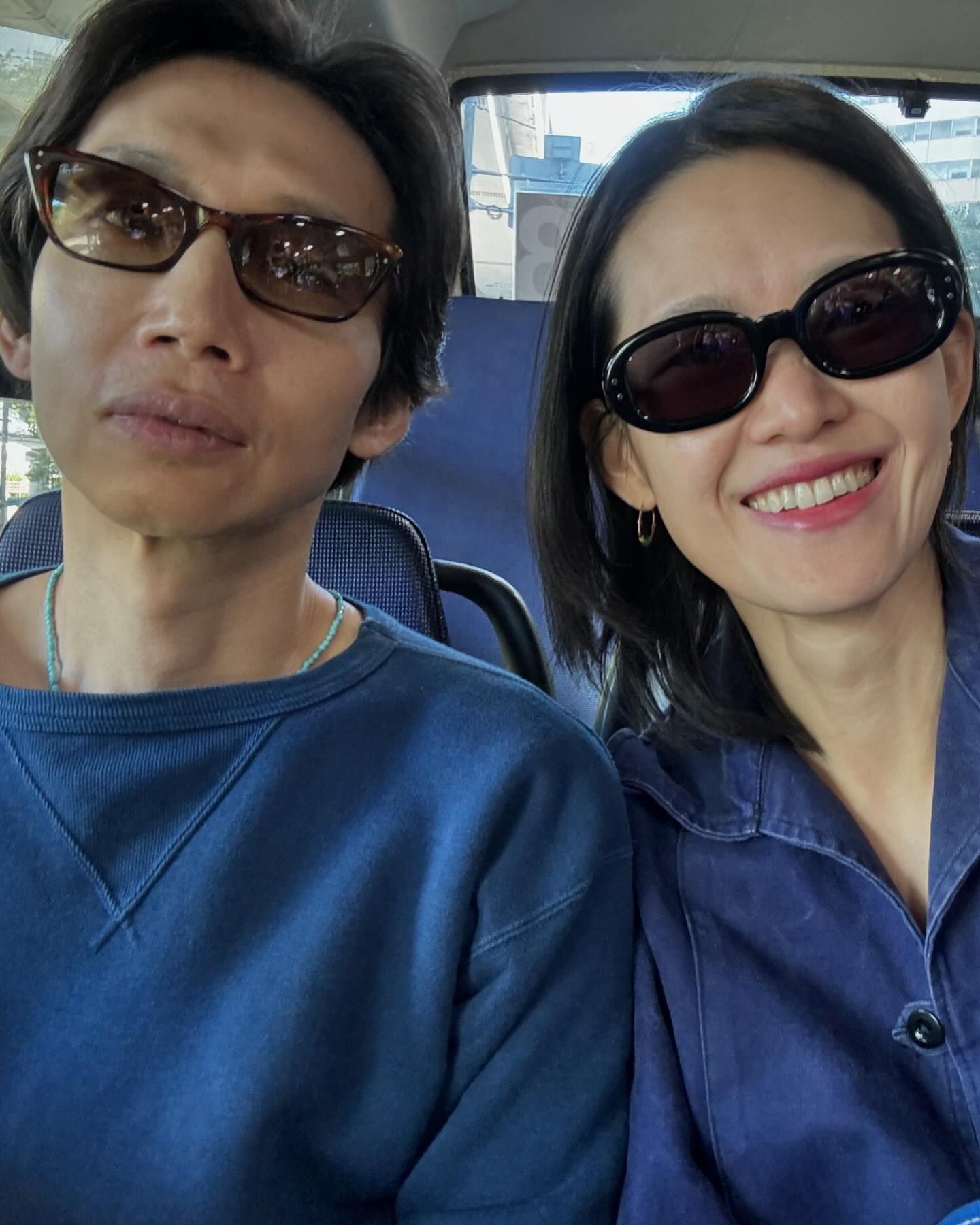 사랑스러운 셀럽 부부의 커플룩💕
브랜드나 스타일, 컬러 중 하나를 맞춰서 @입어봐!👩🏻❤️👨🏻 이미지6