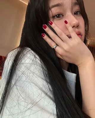 차가움과 따뜻함이 공존하는🩷핑크 블러셔 메이크업💋 이미지