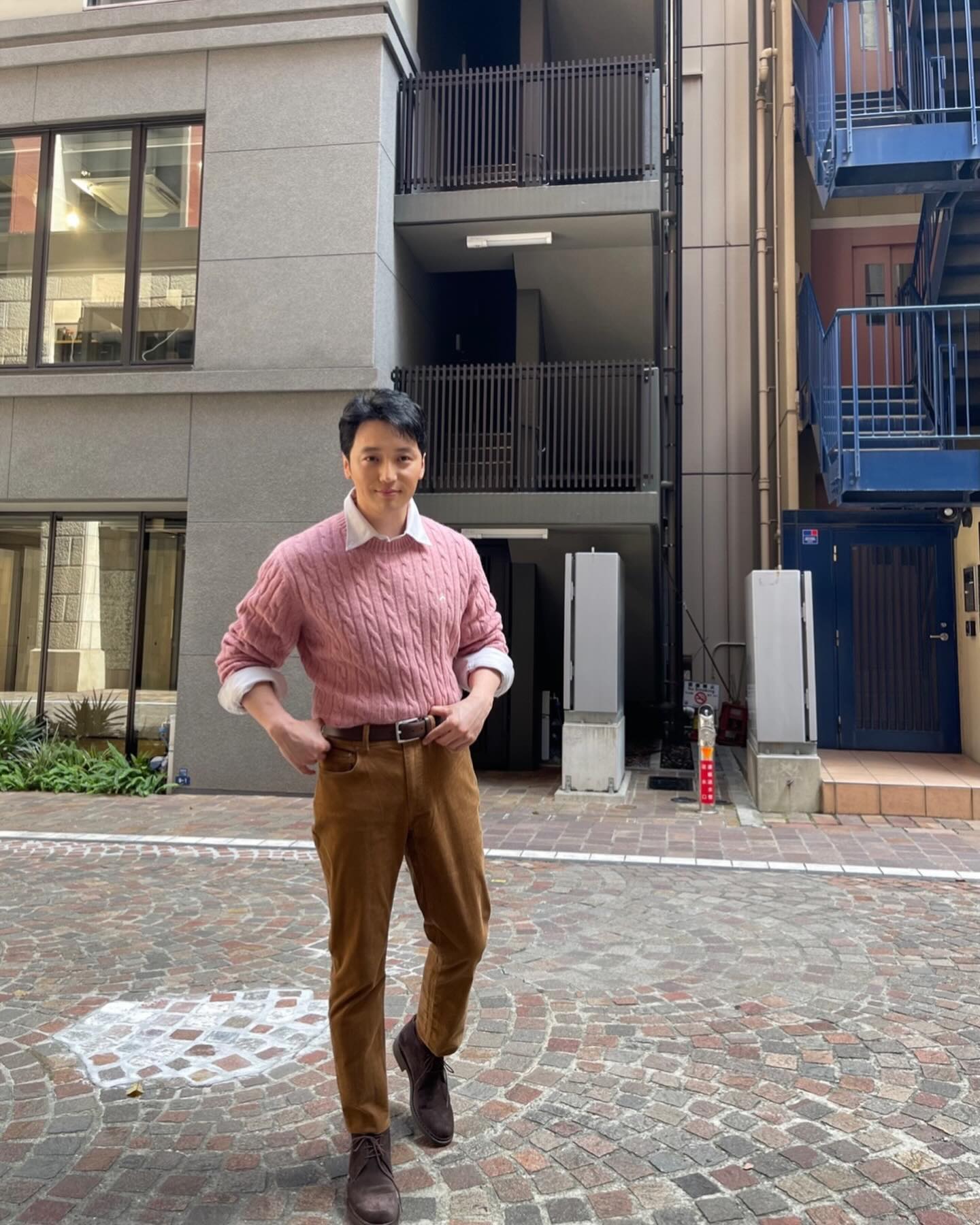 포인트 줄 땐 컬러니트🧶 이미지3
