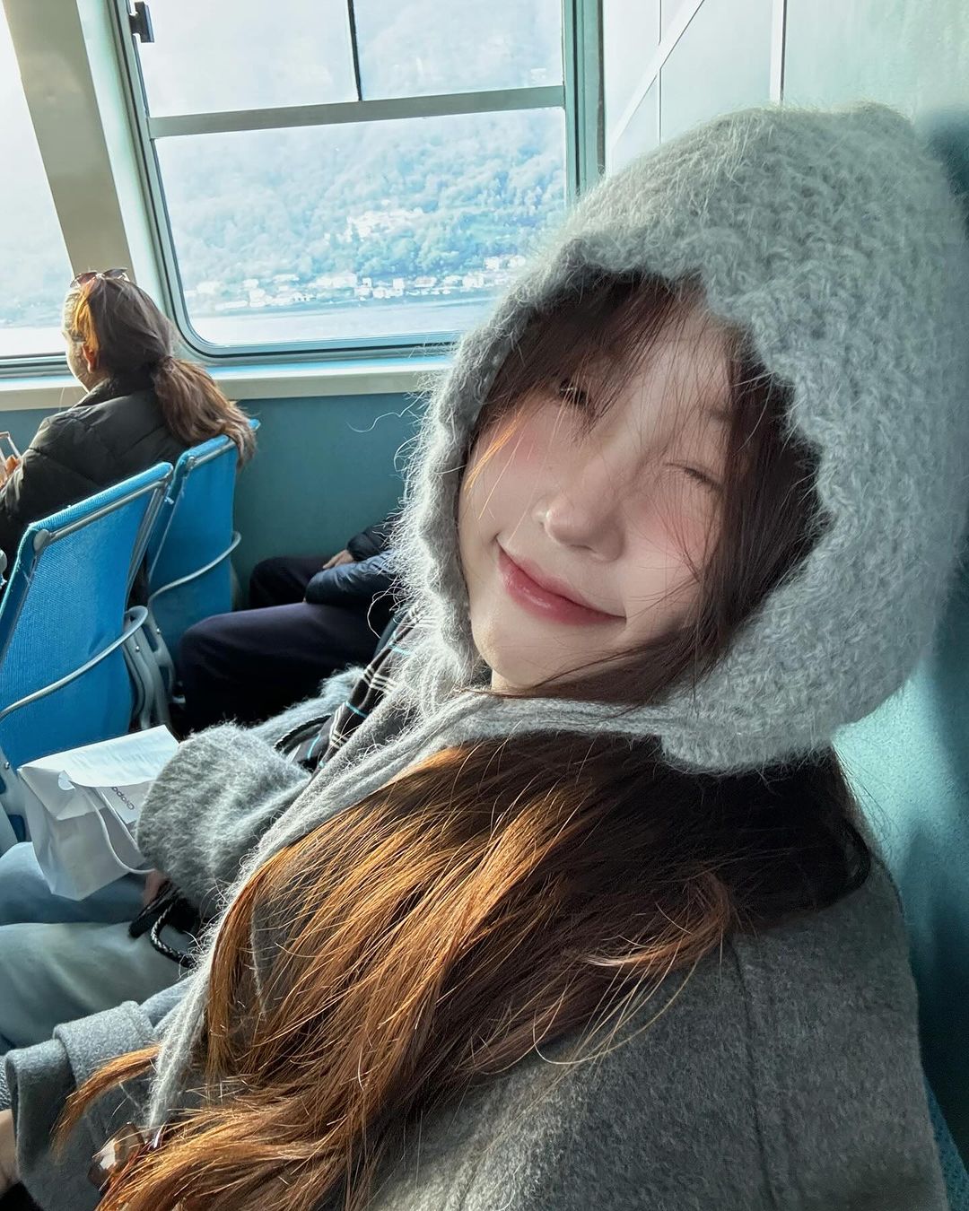 심심한 룩에는 모자로 포인트❄️✨ 이미지