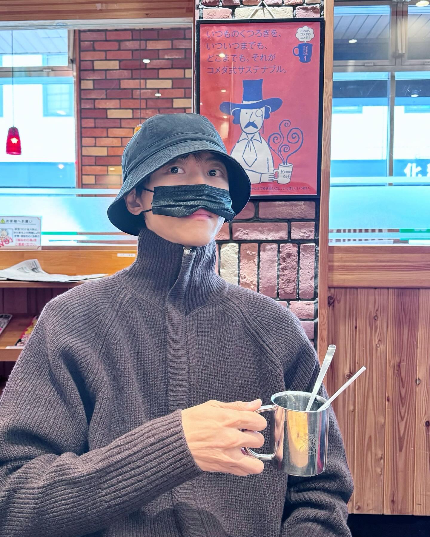 슥 올려입는 니트집업🤐 이미지6