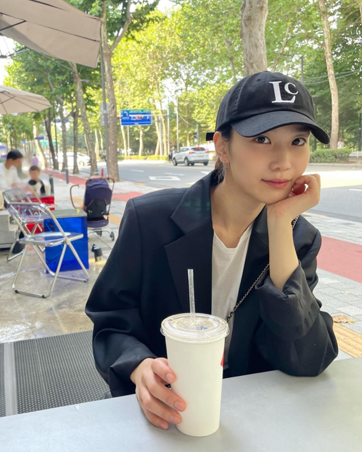 평생 입는 셀럽 애착 브랜드🖤
미니멀 아이템 맛집으로 유명한✨로우 클래식 이미지3