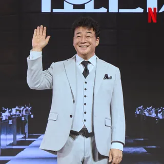 백종원 흑백요리사 시즌2 출연🍿
백종원이 넷플릭스 예능 ‘흑백요리사: 요리 계급 전쟁’ 시즌2 출연합니다. 백종원은 “‘흑백요리사’ 출연으로 쌓은 인지도가 더본코리아 기업공개에 도움이 됐다”며 “회식자리에서 자연스럽게 내가 출연하는 것으로 얘기가 됐다”고 밝혔는데요. 백종원 출연 소식에 시즌1을 함께했던 안성재 셰프의 출연에도 더욱 관심이 커지고 있습니다. 이미지