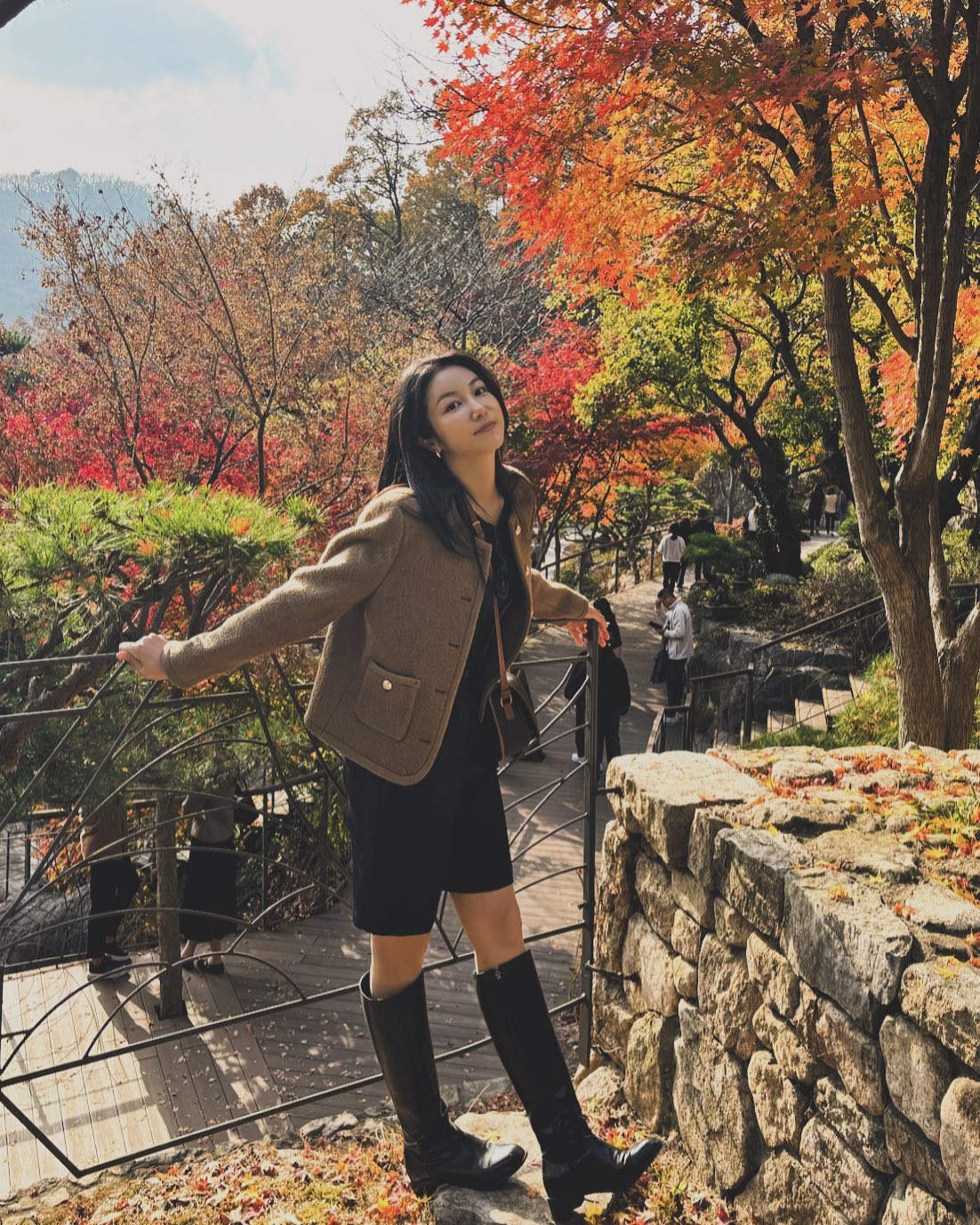 출근룩으로 참고해도 좋은 김옥빈🖤
캐주얼하고, 깔끔해서 언제나 입기 좋은 프렌치 시크 무드 느좋❤️ 이미지7