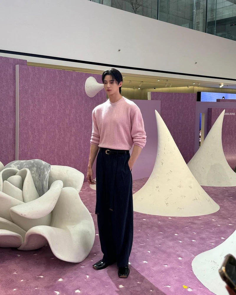 포인트 줄 땐 핑크니트🦩🧶 이미지3