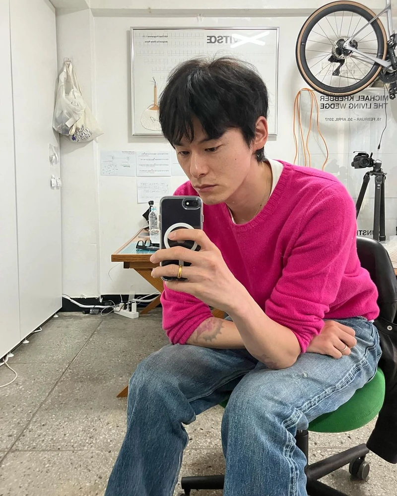 포인트 줄 땐 핑크니트🦩🧶 이미지4