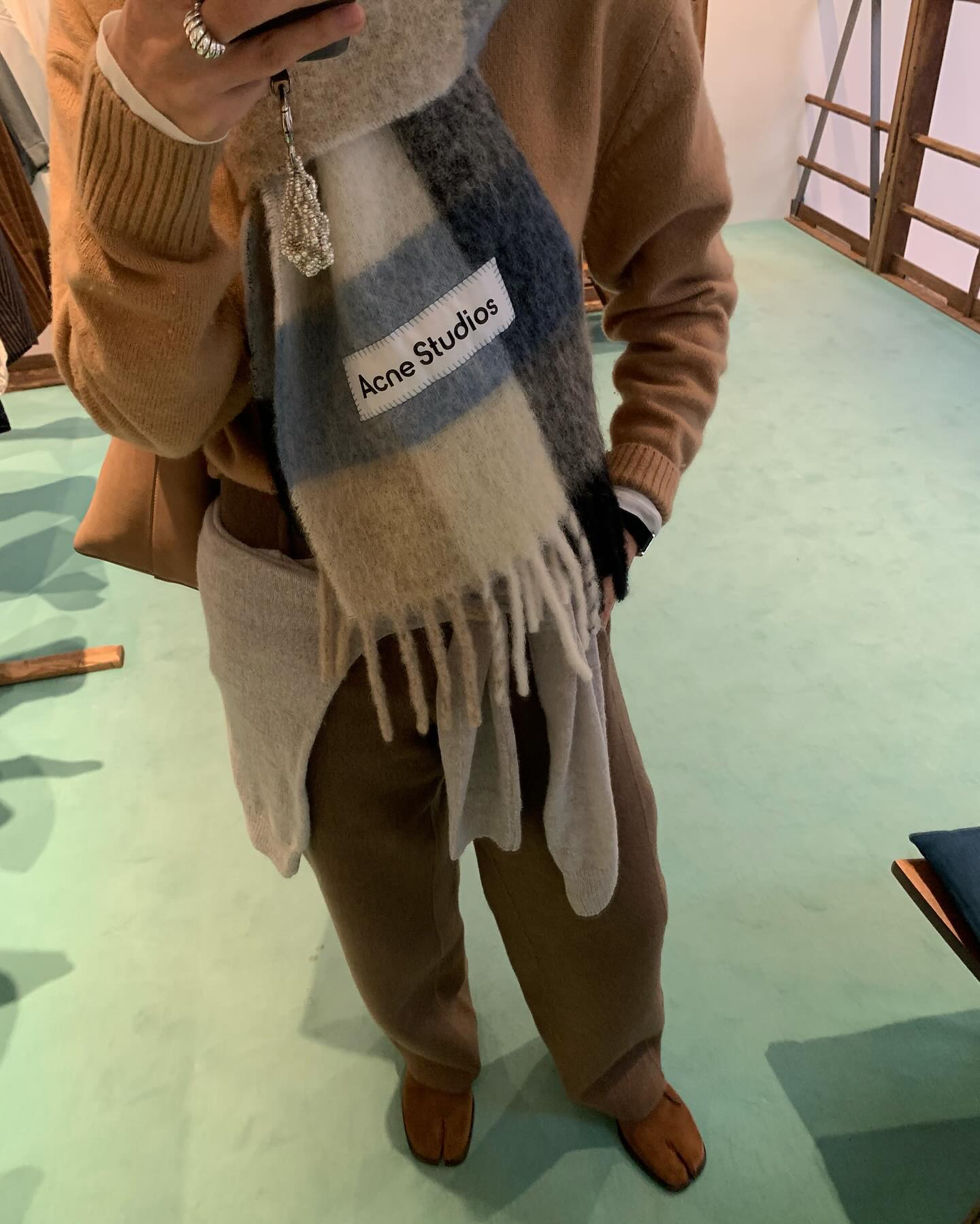 똑 떨어지는 기온엔🥶🧣아크네
다음주부터 추워지는 날씨에 맞춰 아크네 목도리@미리 준비해✔️ 이미지7