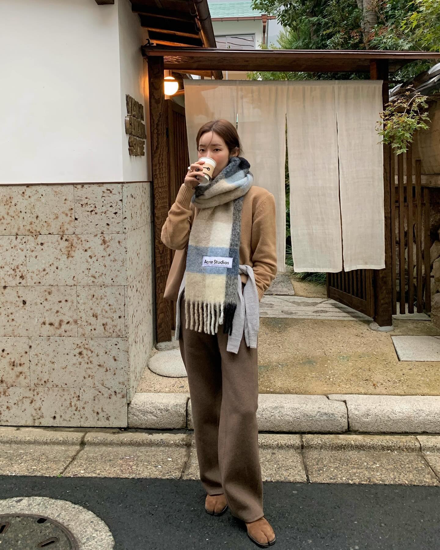 똑 떨어지는 기온엔🥶🧣아크네
다음주부터 추워지는 날씨에 맞춰 아크네 목도리@미리 준비해✔️ 이미지3