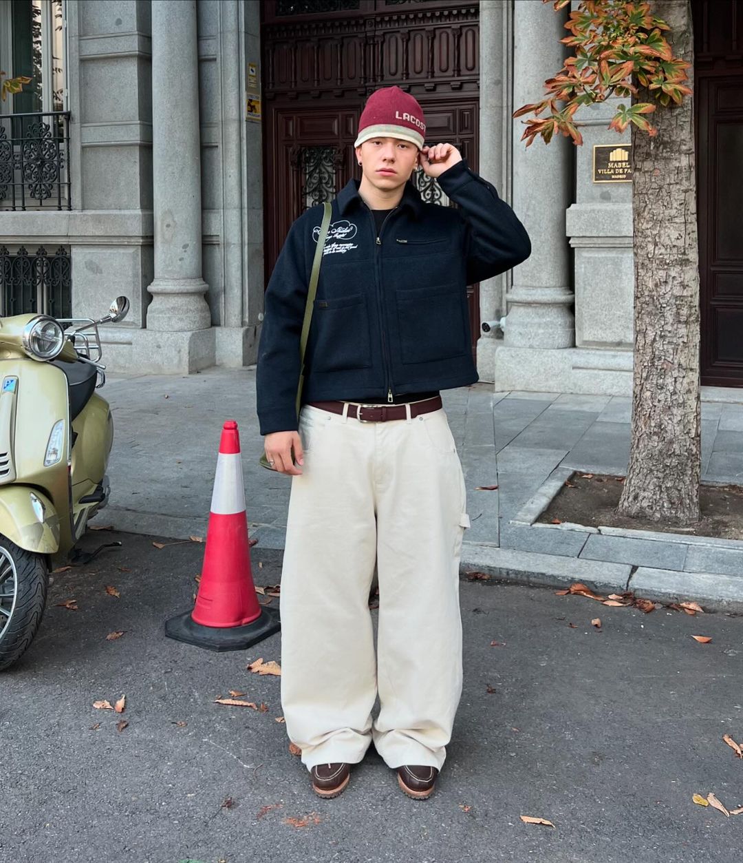 쌀쌀해져도 화이트팬츠☠️ 이미지