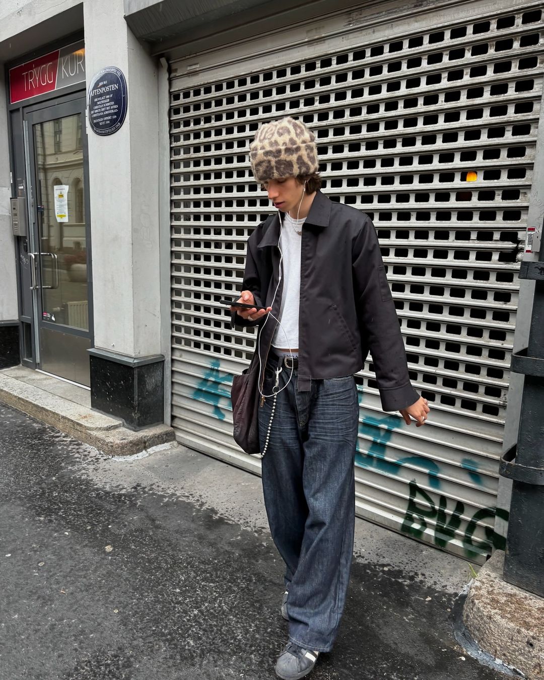 존재감 확실한 레오파드비니🐯 이미지