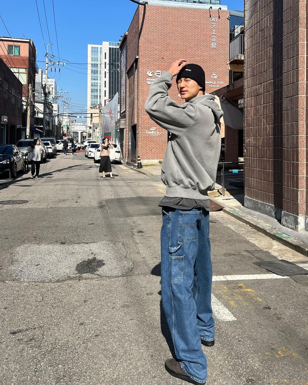 변우석의 꾸안꾸템은 검정비니😎 이미지