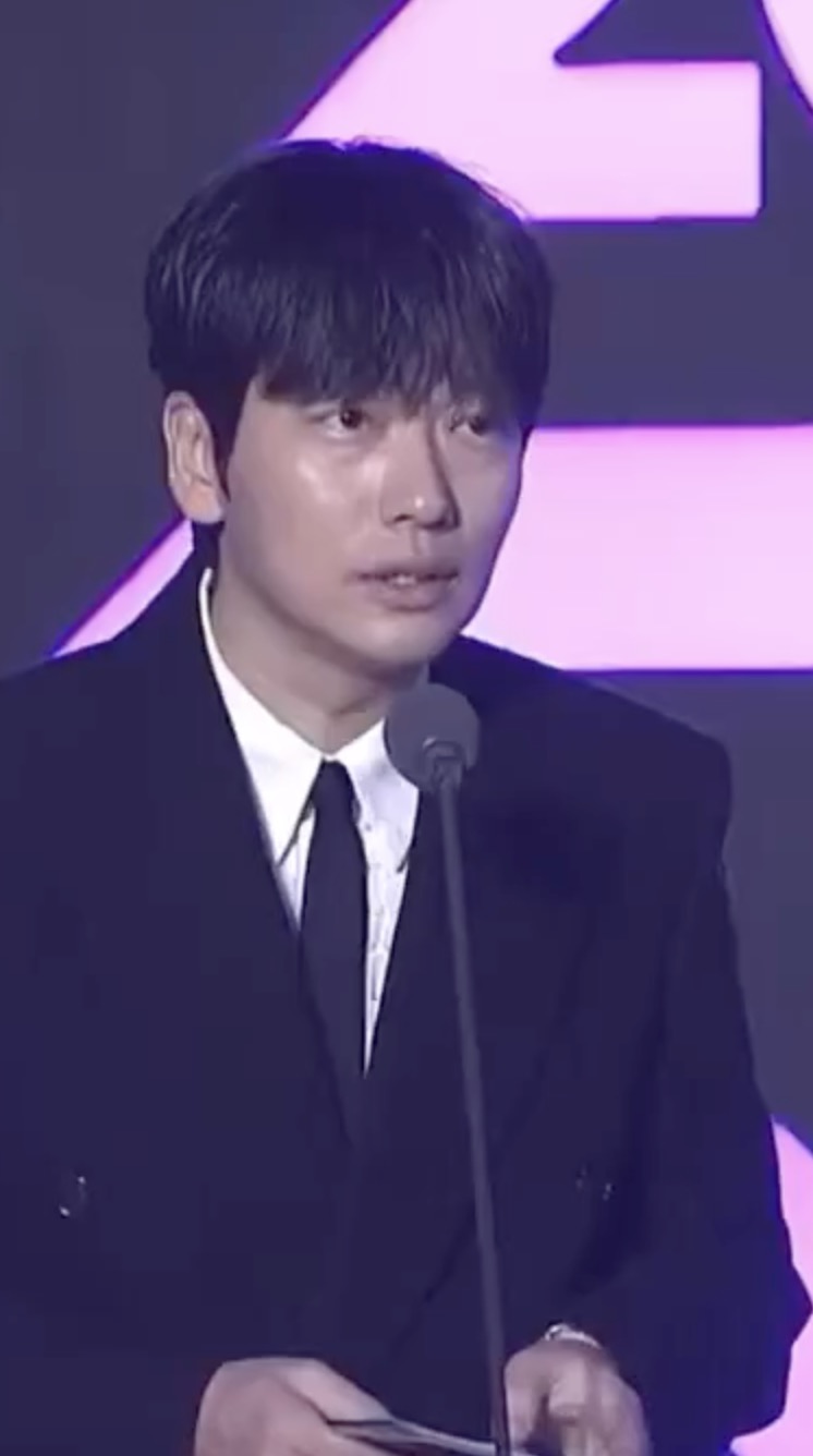 누가 이렇게 시상을 웃기게 해요🤣
한번 빠지면 답 없는 이동휘 개그st❤️ 이미지