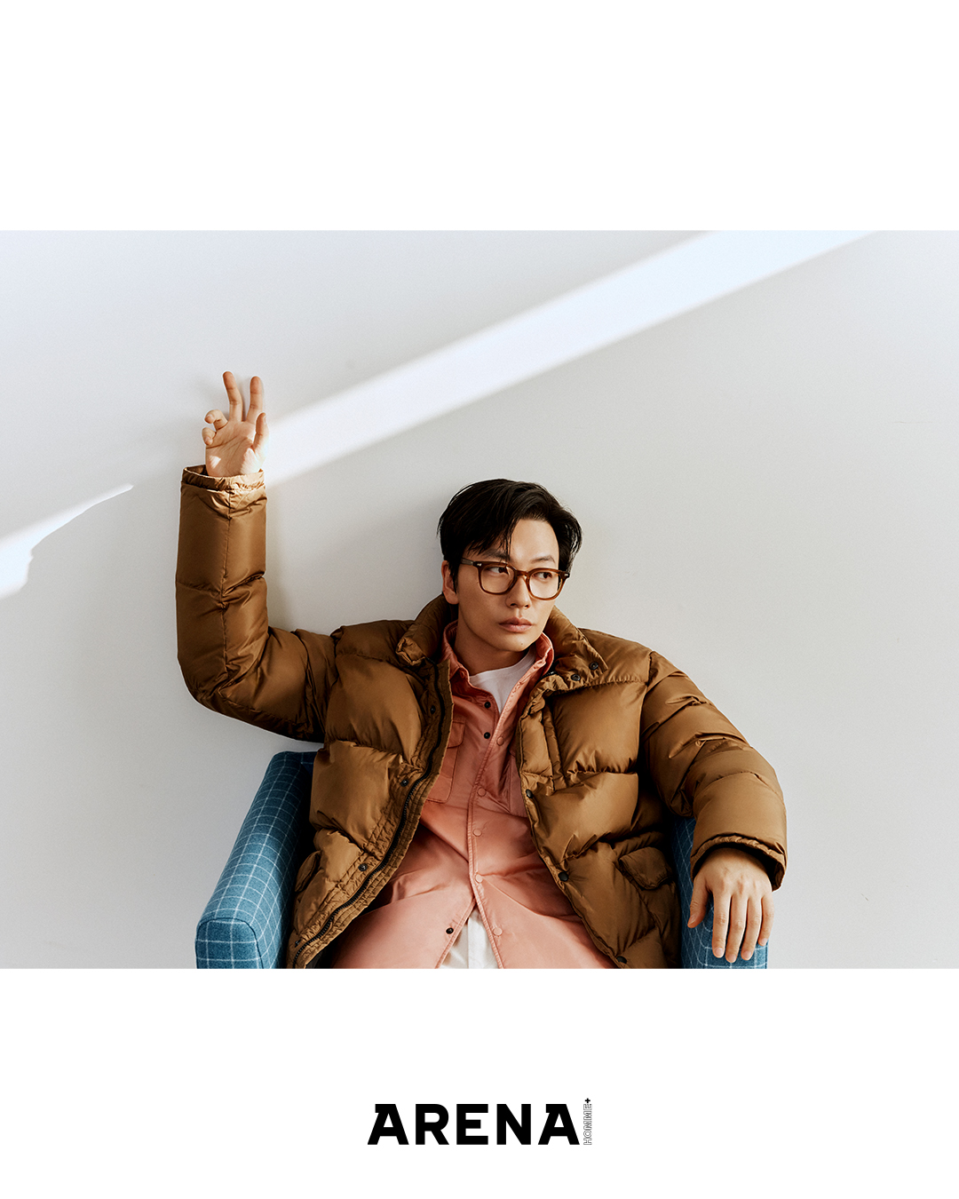 동휘형 겨울 미니멀룩🤓참고가자
겨울에도 멋 챙기는 가장 쉬운 법🧣🧤아스페시 #광고 이미지