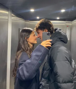 데이트할 때 거울샷은 필수👩🏻❤️💋👨🏻 이미지