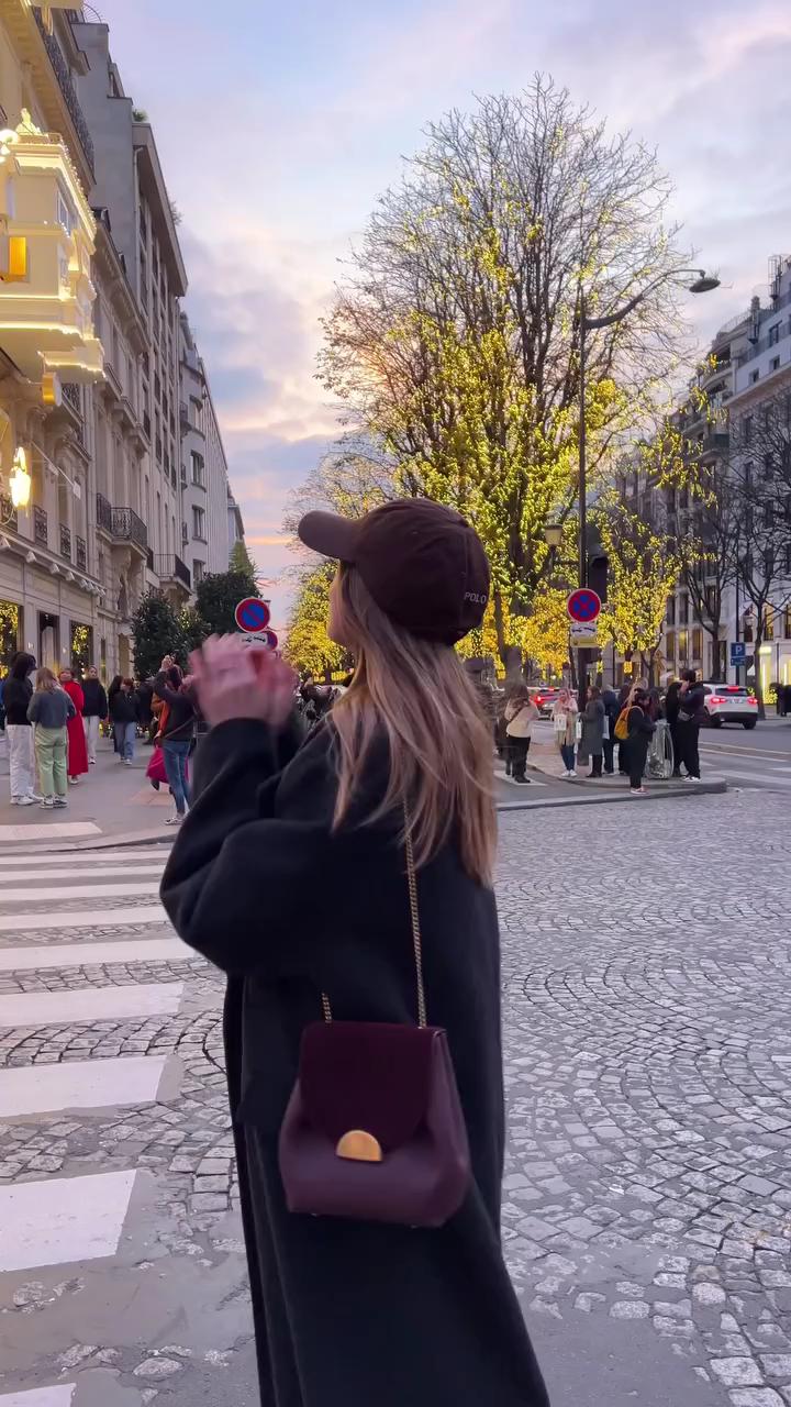 파리의 디올 매장은 지금🎄❄️
여행 가는 사람들 꼭 @방문해 봐 이미지