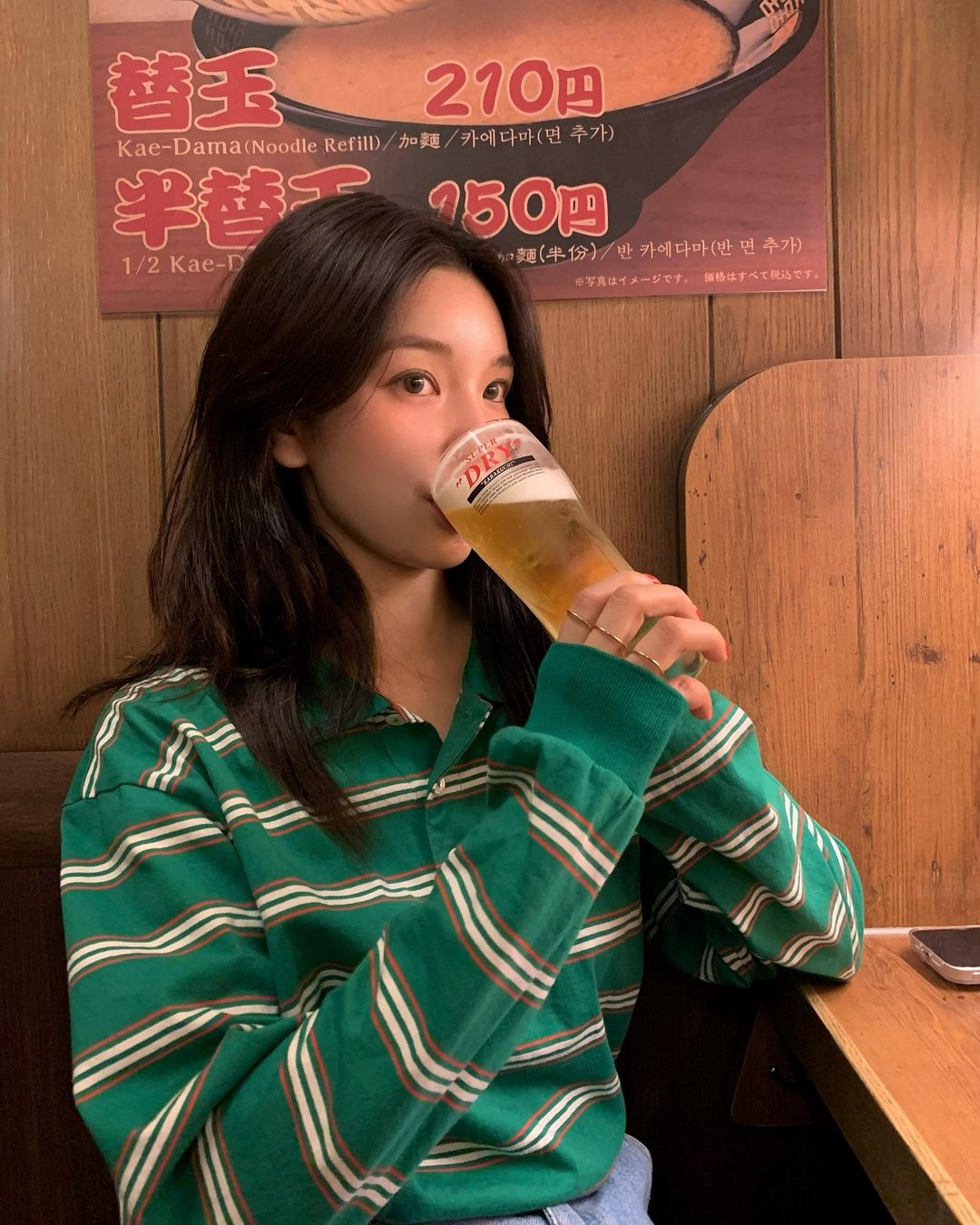 아우터 안에는 스트라이프로🤍🖤 이미지
