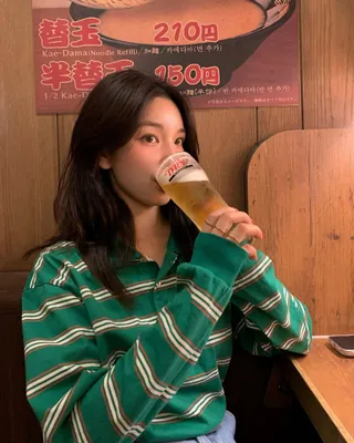 아우터 안에는 스트라이프로🤍🖤 이미지
