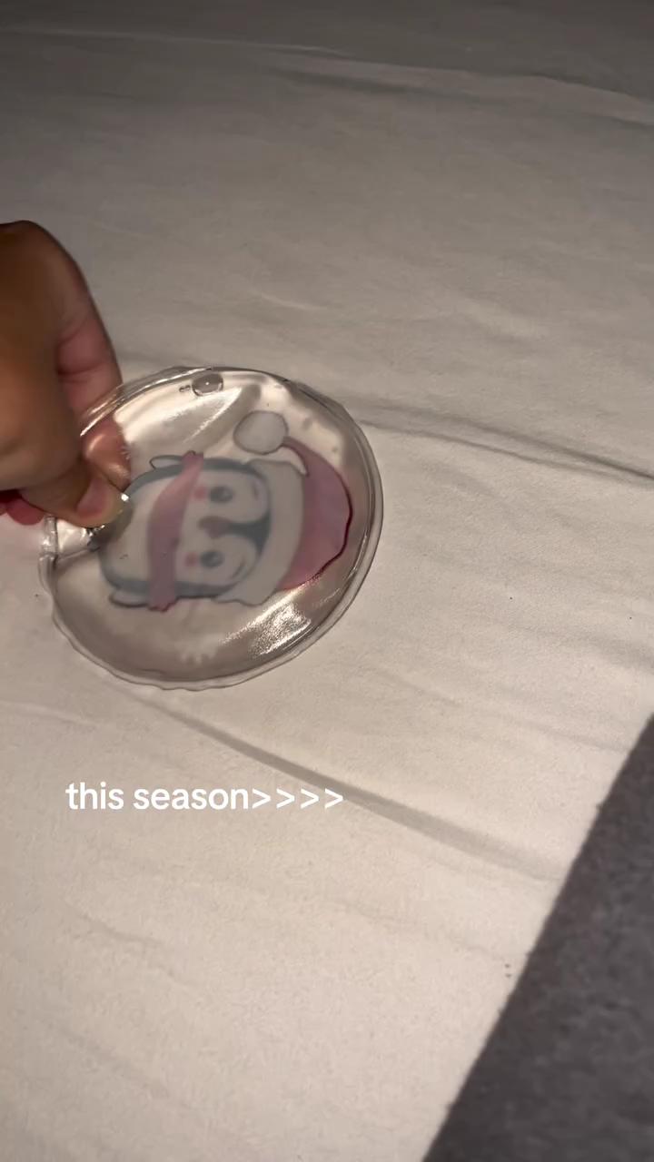 추억의 똑딱 핫팩♨️굳기 전에 빨리 써야 하는 거 알지?😉 이미지