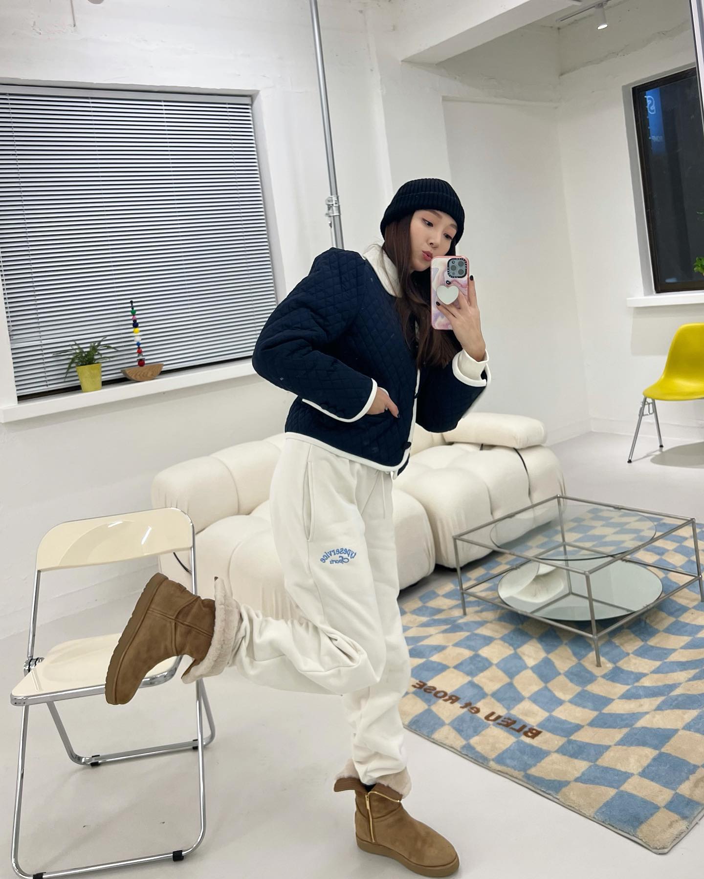 추운 겨울엔 어그에 바지 쏙 넣기👖👢 이미지