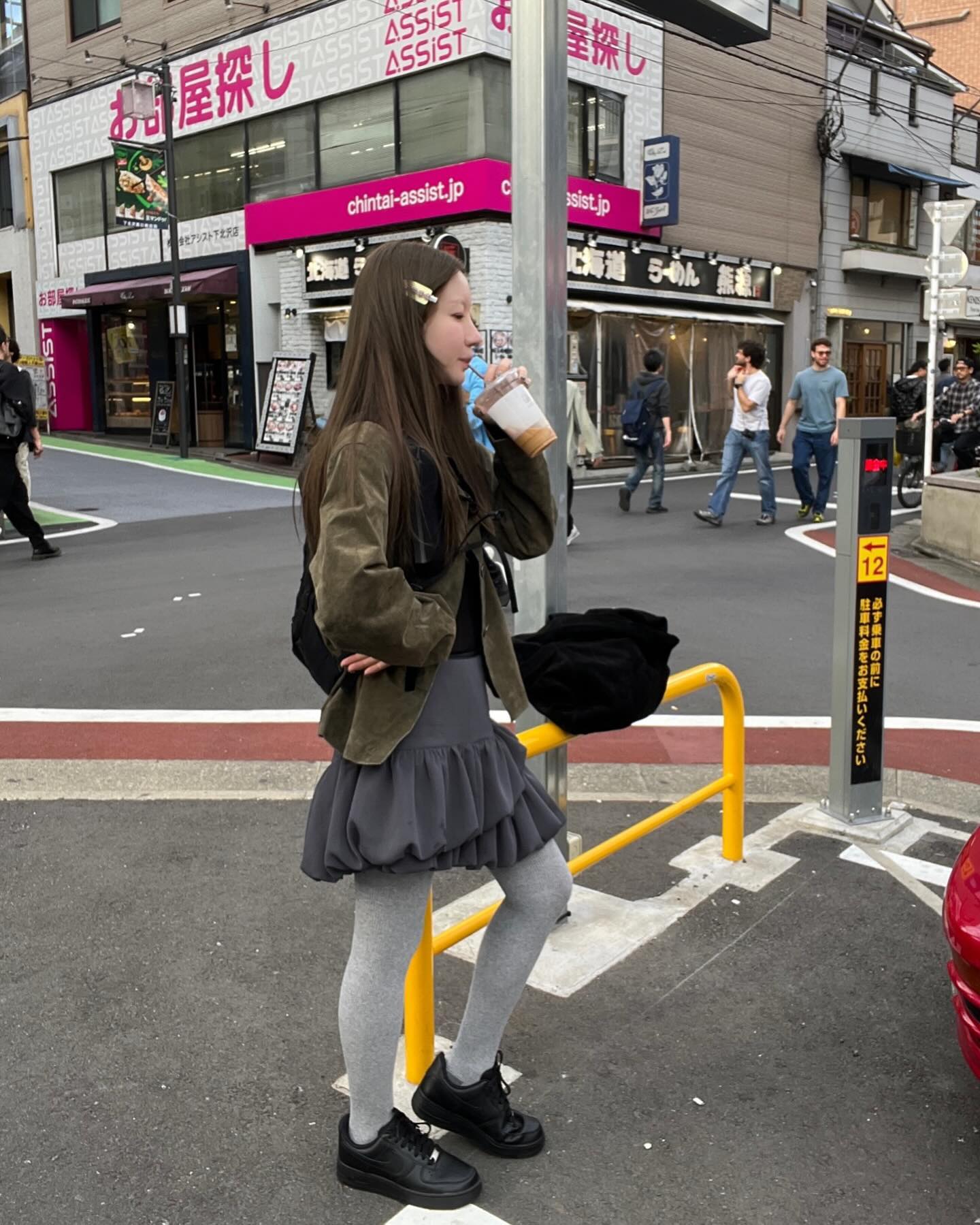 옷 잘입는 셀럽들의 필수 스타킹🩶
올겨울엔 그레이 스타킹으로 러블리 포인트 주기✔️ 이미지7