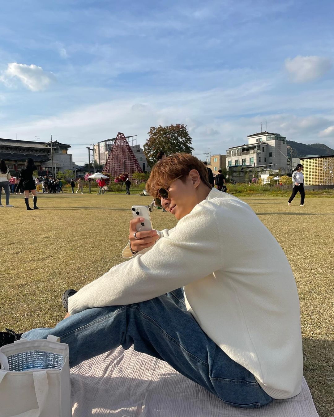 주원의 훈훈한 니트 활용법🧶 이미지7