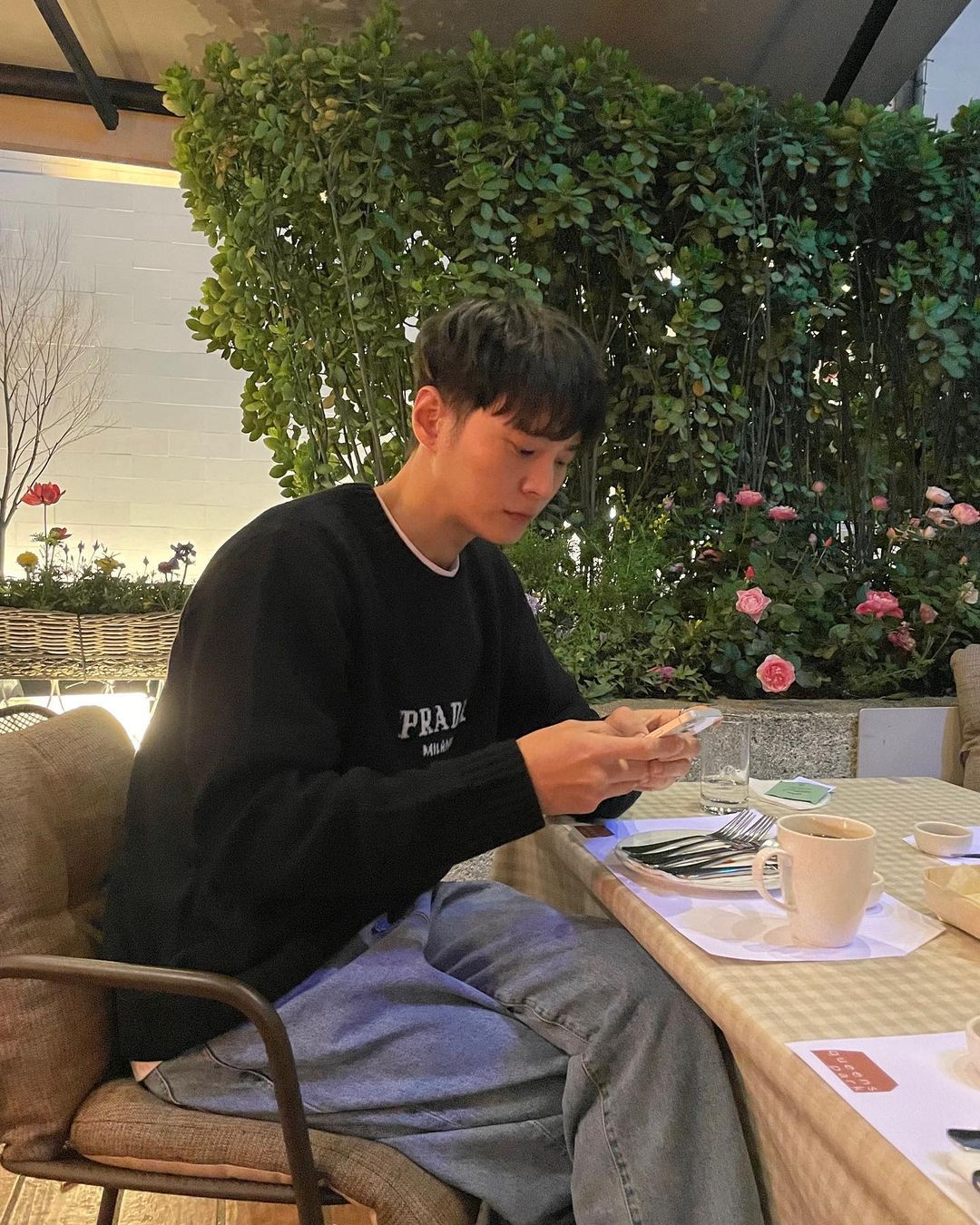 주원의 훈훈한 니트 활용법🧶 이미지6