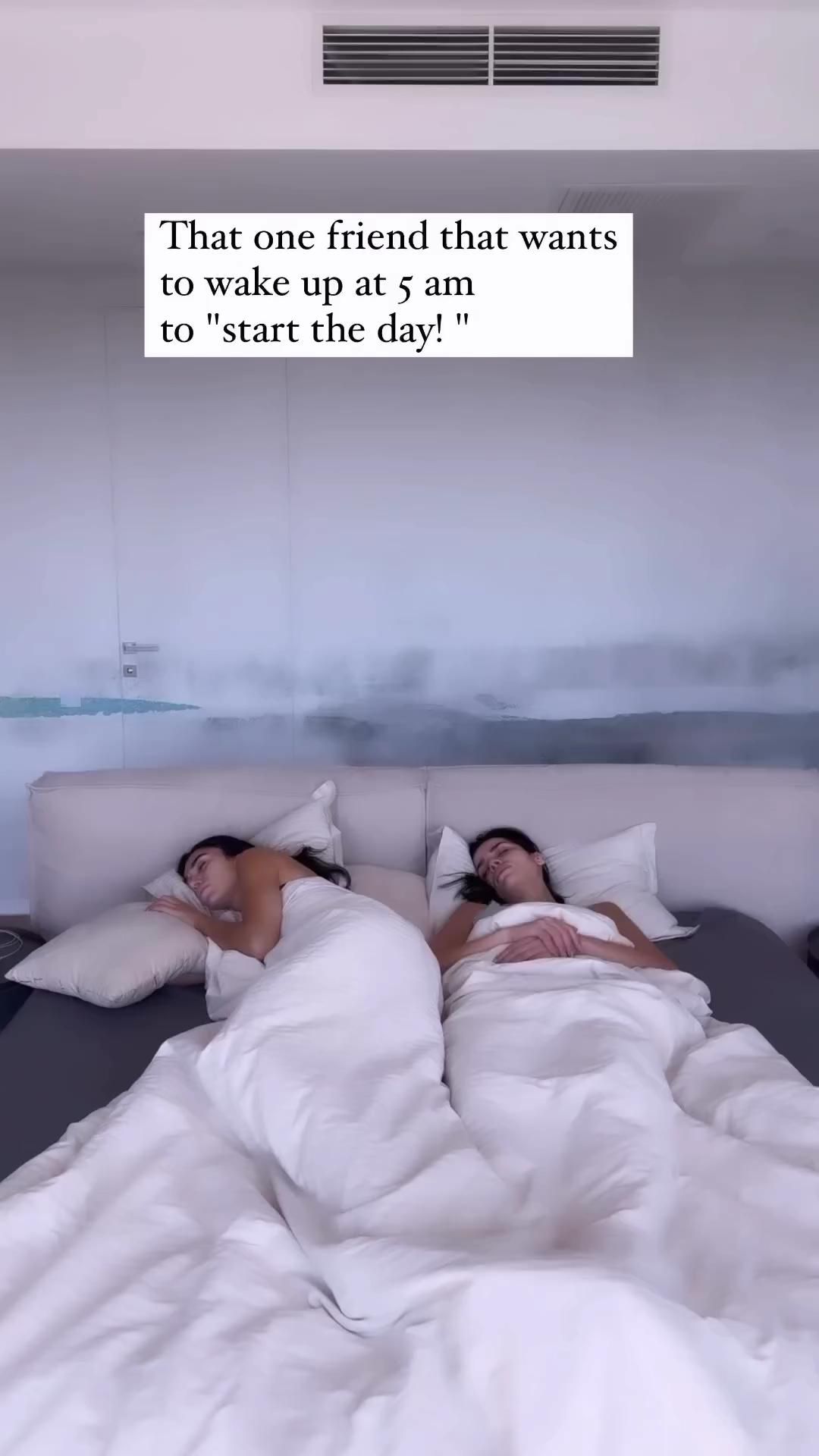 아침형 인간 친구랑 우정여행 시 퇴치법🛌🦟 이미지