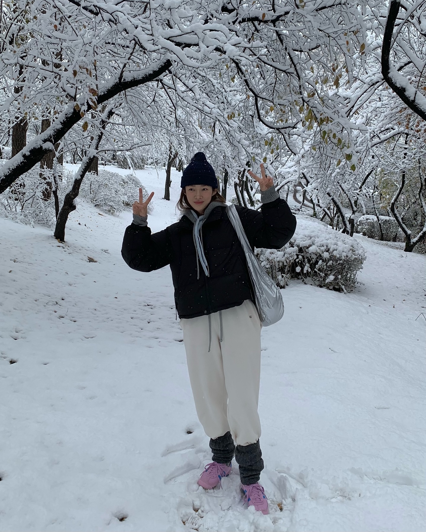 어떤 신발이든 찰떡🤍레그워머
올겨울엔 다리도 따뜻하게, 스타일은 더욱 세련되게✨ 이미지5